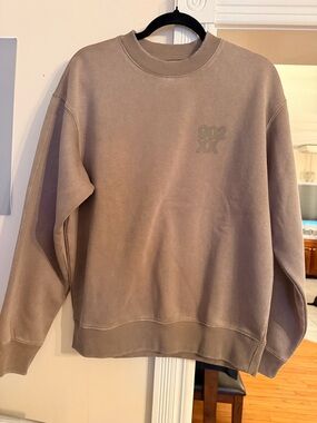 Crewneck Sweatshirt in Taupe - Minimal Embossed Logo H&M